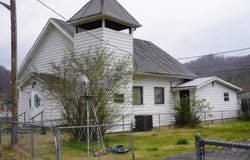 89 Main Street, Justice, WV 24851