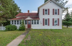 302 PINE ST E, Eagle River, WI 54521