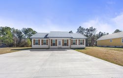 26400 Ponchatoula Dr, Springfield, LA 70462