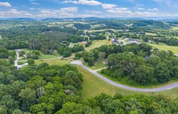000 Meadowcrest Lane, Dandridge, TN 37725