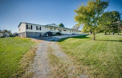 228 Midway St, Saltville, VA 24370