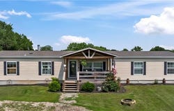 28103 S Little Road, Garden City, MO 64747