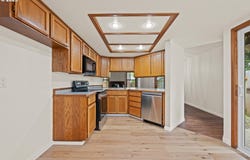 7930 SW CHURCHILL WAY, Tigard, OR 97224