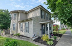 21 East Maple Avenue, New Concord, OH 43762