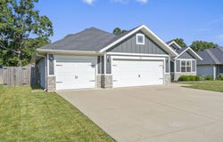 724 N Vermillion Drive, Strafford, MO 65757