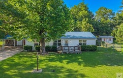 1101 E Avenue A, Hooks, TX 75561