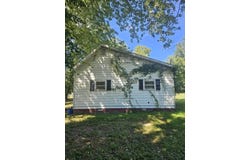 106 W Boyle Ave., Earlington, KY 42410