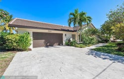 3560 NE 30th Ave, Lighthouse Point, FL 33064