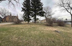 320 1st Ave NW, Kenmare, ND 58746