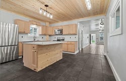 817 W Hanover Street, Marshall, MI 49068