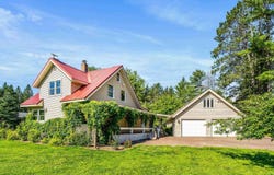 5716 Lakewood Rd, Duluth, MN 55804