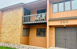 300 E 25th, Yankton, SD 57078
