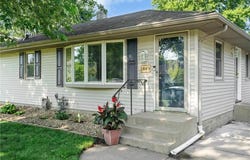 1849 Chatsworth Street N, Roseville, MN 55113