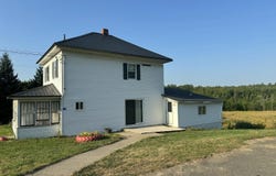 18 School Street, Monticello, ME 04760
