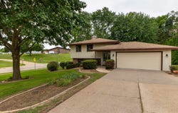 2905 Wilderness, Dubuque, IA 52001