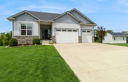 1713 Merriam Court, Winterset, IA 50273