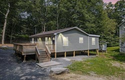 106 Edgewater Drive, Dingmans Ferry, PA 18328