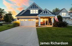 303 Pere Marquette Place, Grand Haven, MI 49417
