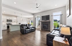 1200 Potter St, IA 52340