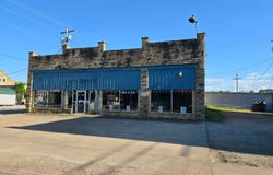 30 E Walnut, Paris, AR 72855
