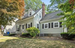 45 Ames St, Quincy, MA 02169