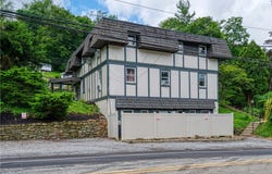 2807 Middle Rd, Hampton, PA 15116