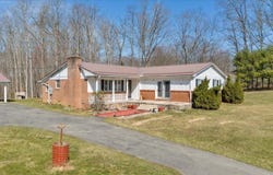212 W-W Lane, Asbury, WV 24916