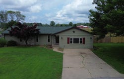 1821 E Johnson Lane, Vincennes, IN 47591