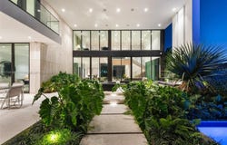 478 Tamarind Dr, Hallandale Beach, FL 33009