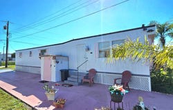 541 New York Dr., Fort Myers, FL 33905
