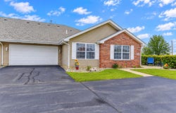 1048 N Woodlawn Avenue, Griffith, IN 46319