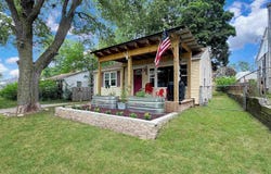 1506 S CAPITOL Street, Pekin, IL 61554