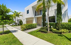 7457 NW 101st Ave, Doral, FL 33178