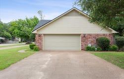 701 S Tyler Street, McGregor, TX 76657