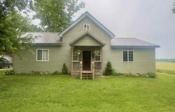 442 W OAK Street, Smithfield, IL 61477