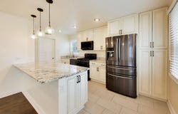 909 E Oakton Street, Arlington Heights, IL 60004