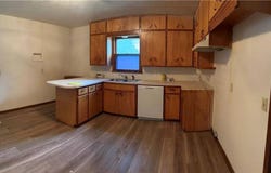 420 S Walnut St, Iola, KS 66749