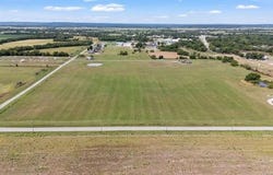 2 N 435 Road, Adair, OK 74330