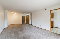 2880 Grand Avenue unit: 107, Des Moines, IA 50312