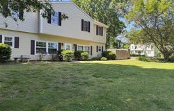28 Crestview Dr, Westborough, MA 01581