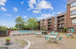 126 ROBERTS LN #101, ALEXANDRIA, VA 22314
