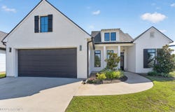 311 Canary Palm Way, Broussard, LA 70518
