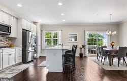 17 SKYLAR CIRCLE, MEDIA, PA 19063