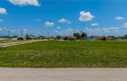 801 NE 8th Ter, CAPE CORAL, FL 33909