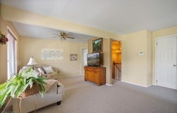 7124 Dell Pl, Stanhope Boro, NJ 07874-2799