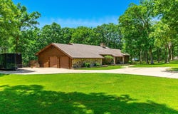 1022 Timberline Rd, Moberly, MO 65270
