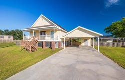 508 Twin Oaks Dr, Raceland, LA 70394