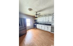 528 N 15TH Street, Murphysboro, IL 62966