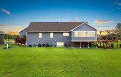 461 GLENVIEW Way, LITTLE SUAMICO, WI 54141