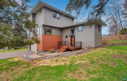 1001 W 6th St, Duluth, MN 55806